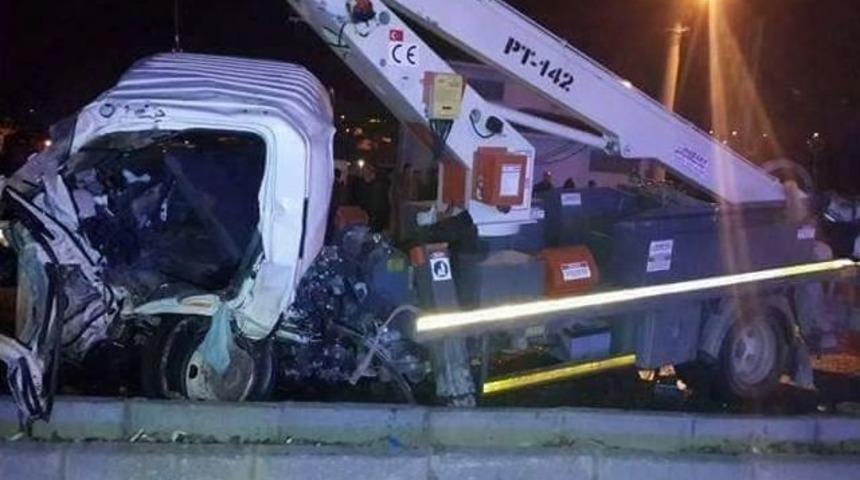 Tokat&rsquo;ta Yokcu Otob&uuml;s&uuml; İle Kamyonet &Ccedil;arpıştı: 1 &Ouml;l&uuml;, 6 Yaralı