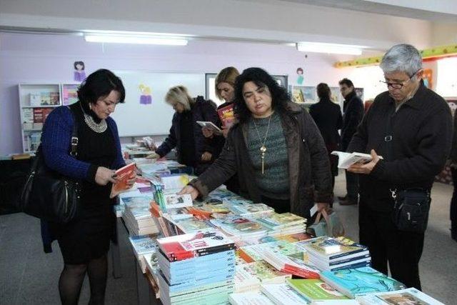 İlkokul Öğrencilerine Birikim Ve Kitap Okuma Alışkanlığı Kazandıracak Kitap Fuarı