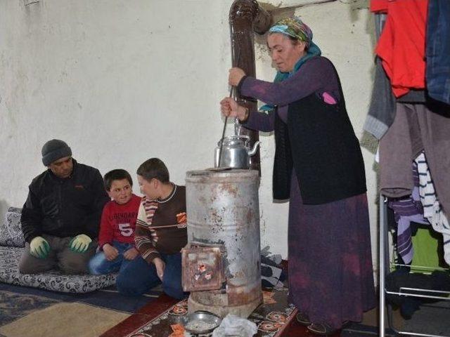 (özel Haber) Sözleşmeli Askerden Yüksekovalı Aileye Yardım