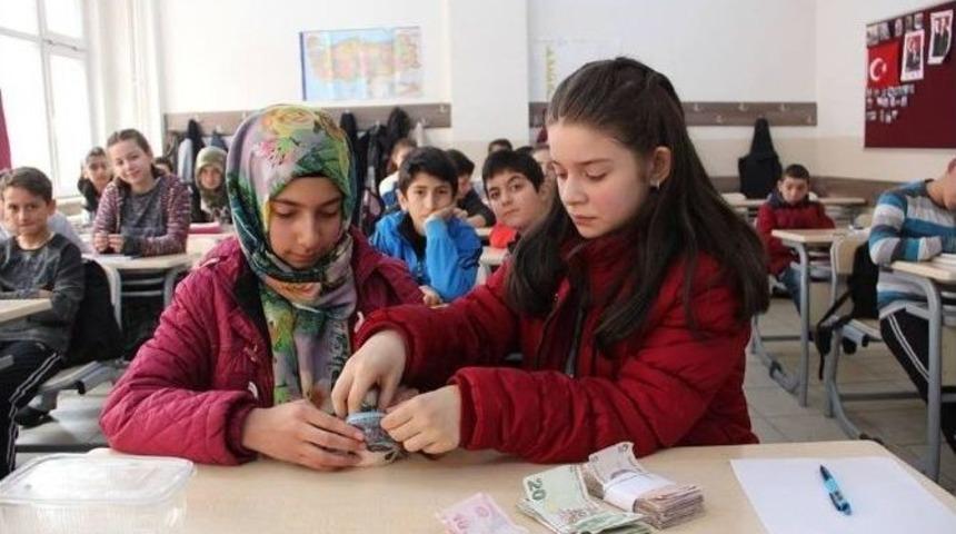 Kendileri K&uuml;&ccedil;&uuml;k Y&uuml;rekleri Kocaman