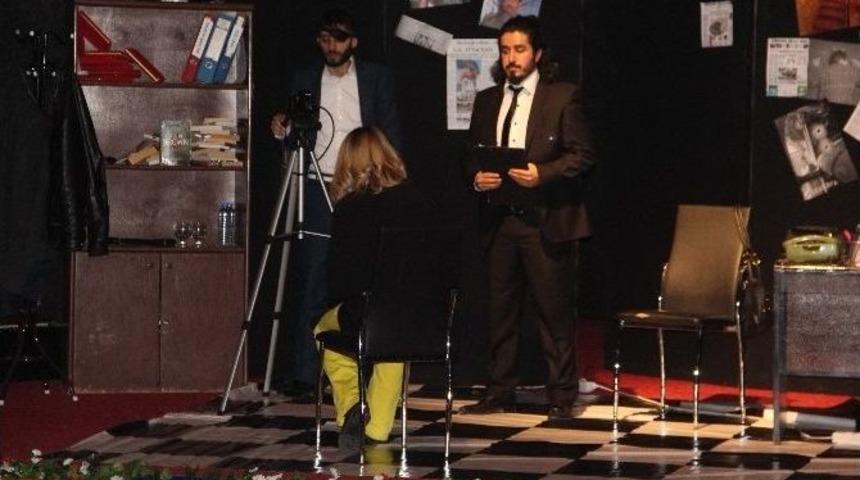 Elazığ&rsquo;da &rsquo;&ouml;l&uuml;m &Ouml;p&uuml;c&uuml;ğ&uuml;&rsquo; Tiyatro Oyunu Sahnelendi