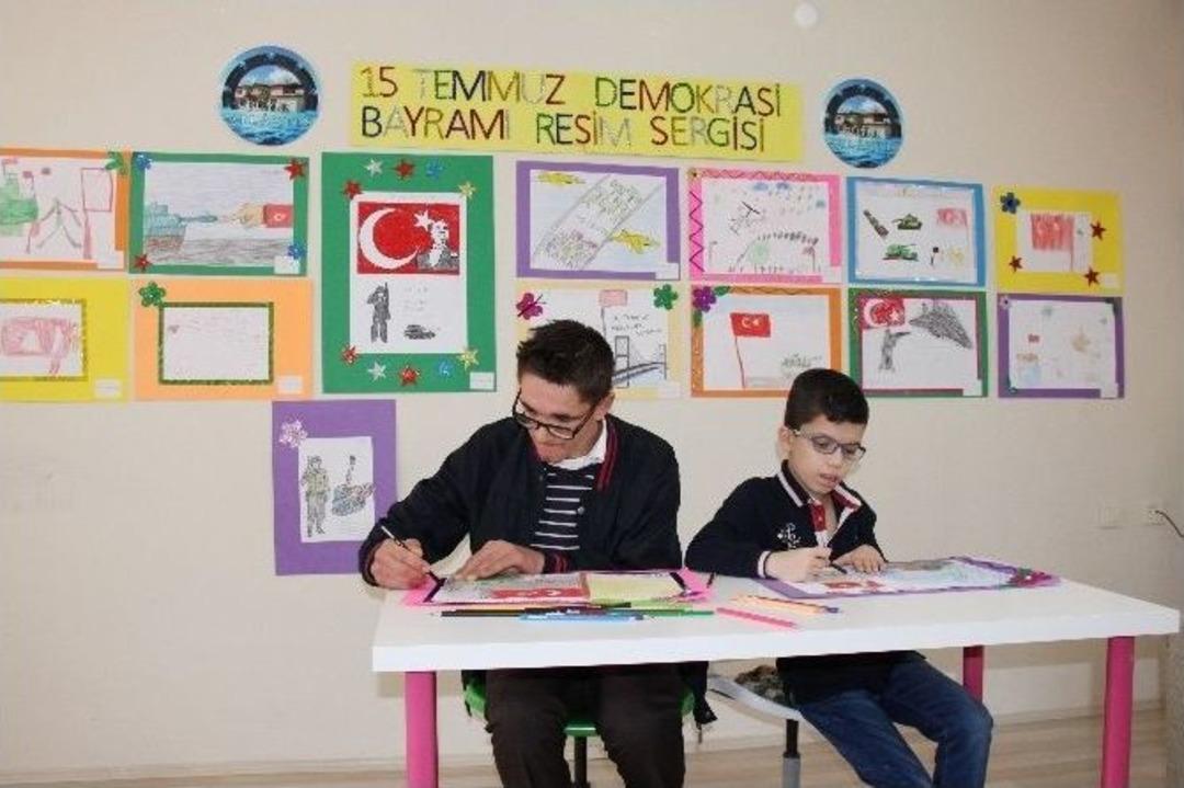 (haber &Ouml;zel) Engelli &Ouml;ğrenciler 15 Temmuz&rsquo;u B&ouml;yle Resmetti