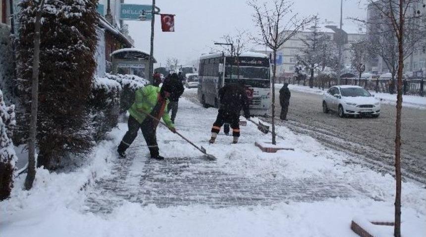 Yozgat&rsquo;ta Kar Yağışı Etkili Oluyor