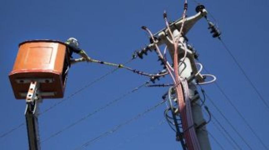 Aedaş, &lsquo;fırtınaya&rsquo; Karşı Alarm Durumuna Ge&ccedil;ti