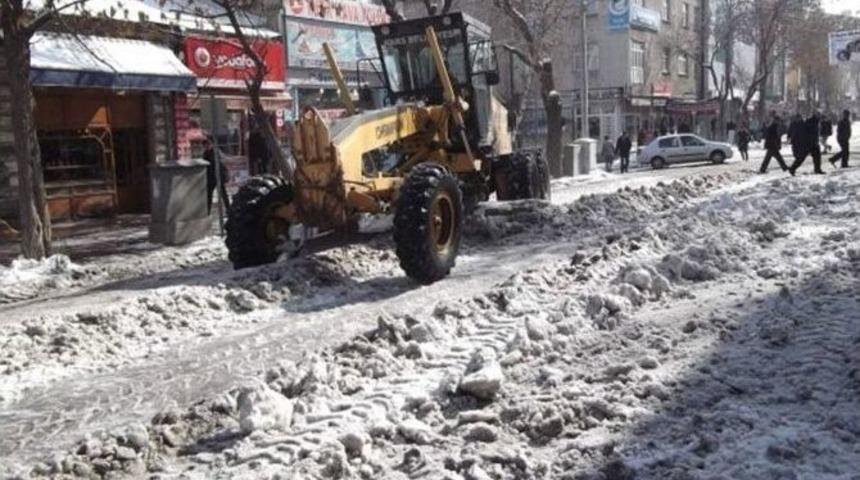 Kars Belediyesi’nin Kar Timleri Görev Başında!