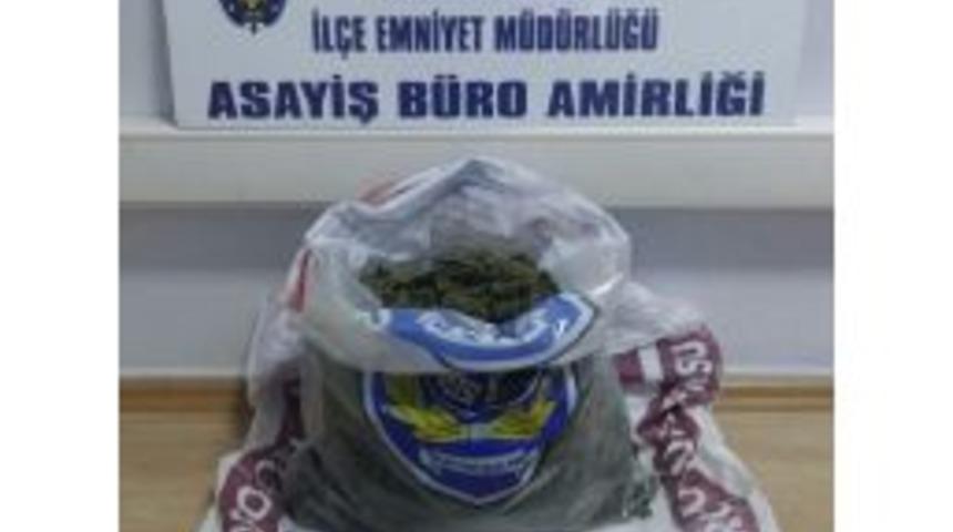 Takside 1 Kilogram Esrarla Yakalandı