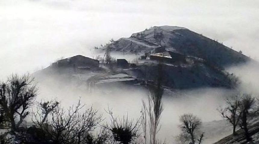 Derecik Sis Altında