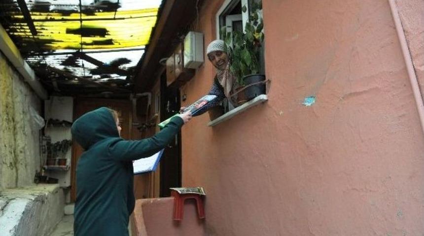 İzmit&rsquo;te Evlerin Kapıları Tek Tek &Ccedil;alındı