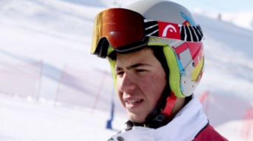 Milli Sporcu Snowboard&rsquo;da İddialı