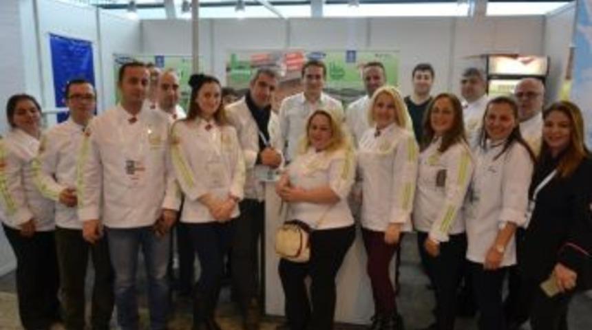 D&uuml;nya Helal Zirvesi&rsquo;nde Besaş&rsquo;a B&uuml;y&uuml;k İlgi