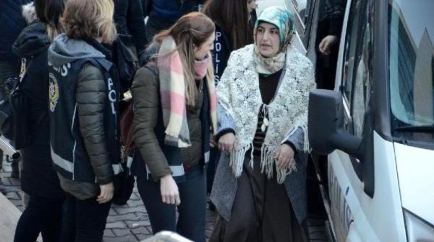 Zonguldak'ta Fetö Şüphelisi 8 Kadın Adliyede