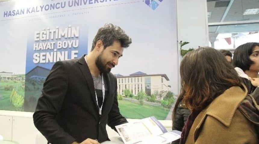 Akdeniz&rsquo;de D&uuml;zenlenen Fuarlarda &Uuml;niversiteler &Ouml;ğrencilerle Buluştu