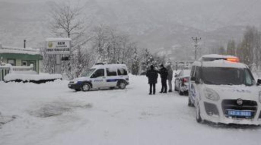 G&uuml;venlik G&ouml;revlisi &Ccedil;alıştığı İş Yerinde &Ouml;l&uuml; Bulundu