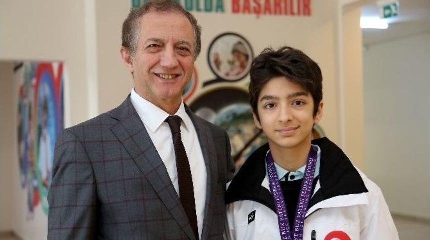 İhlas Eğitim Kurumları &Ouml;ğrencisi Buz Pateninde T&uuml;rkiye İkincisi