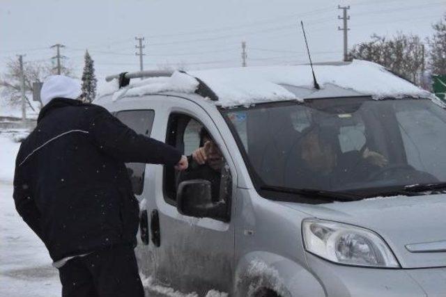 Konya'da Yollar Ulaşıma Kapandı