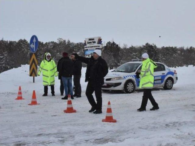 Konya'da Yollar Ulaşıma Kapandı