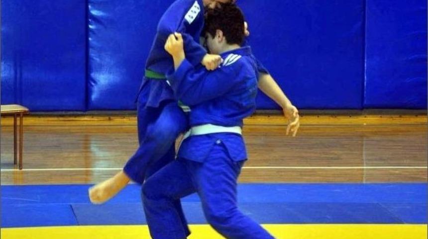 Anadolu Yıldızlar Ligi Judo İl Karması Se&ccedil;meleri Yapıldı