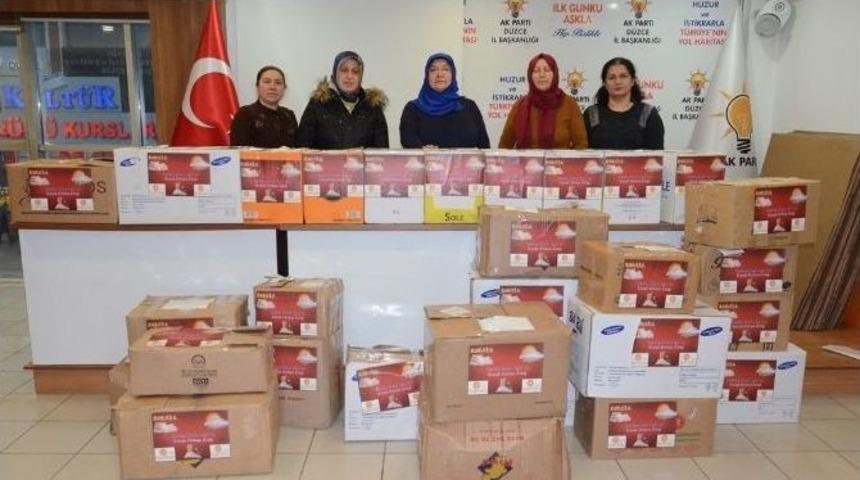 Kardeş İle Kucak Dolusu Kitap