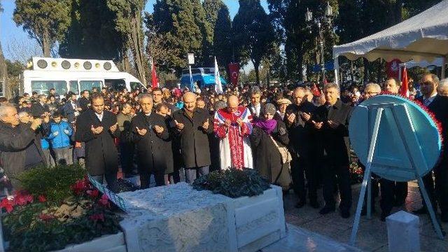 Milli Şair Mehmet Akif Ersoy Kabri Başında Anıldı