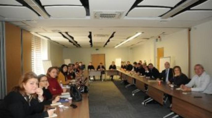 Kamu Personeline "ingilizce Proje D&ouml;ng&uuml;s&uuml; Y&ouml;netimi Eğitimi" Verildi