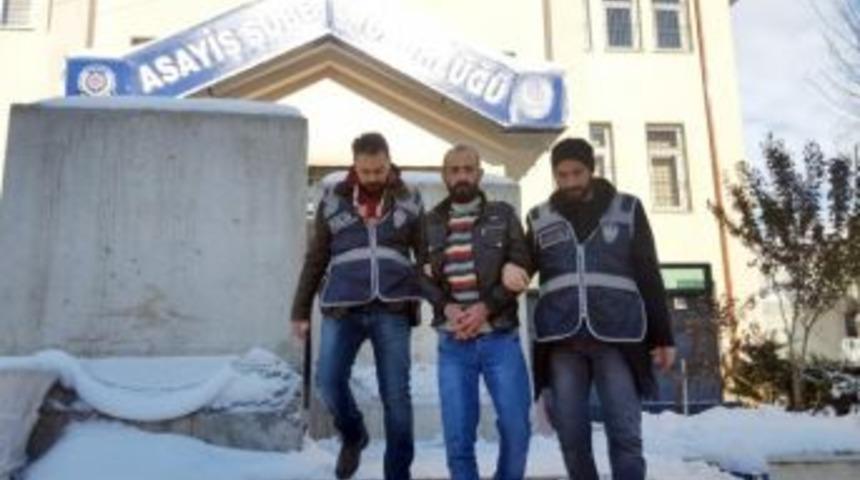 Ayrı Yaşadığı Eşini &Ouml;ld&uuml;ren Zanlı Tutuklandı