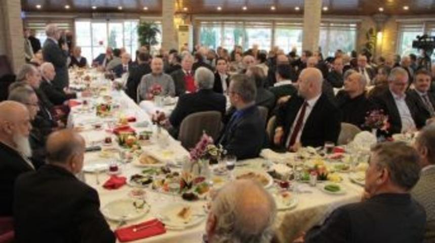 Protokol İle İş Adamları Kahvaltıda Bir Araya Geldi