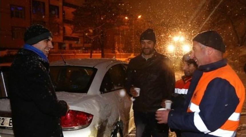 Başkan Altay, Belediye Ekipleriyle Kar Nöbetinde