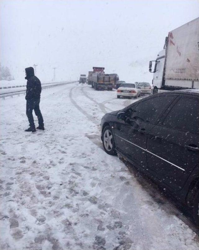 Kahramanmaraş’ta Ulaşıma Kar Engeli