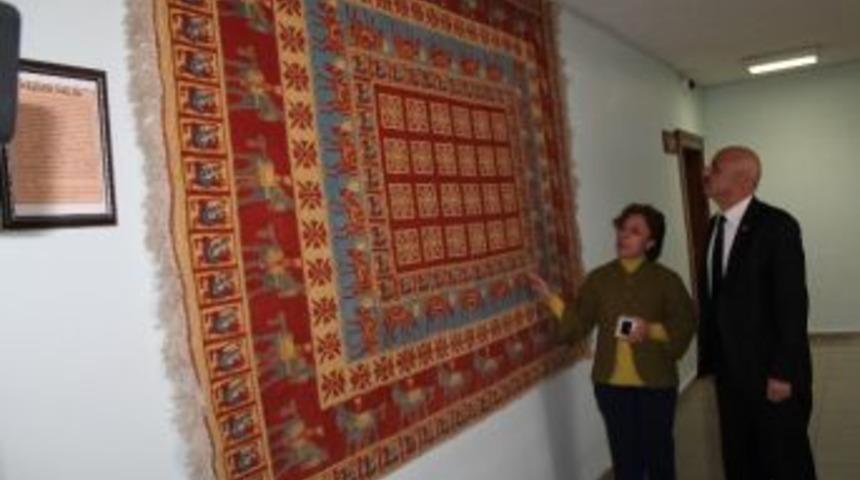 Pazırık Halısı, Niğde Valiliği&rsquo;nde Sergileniyor