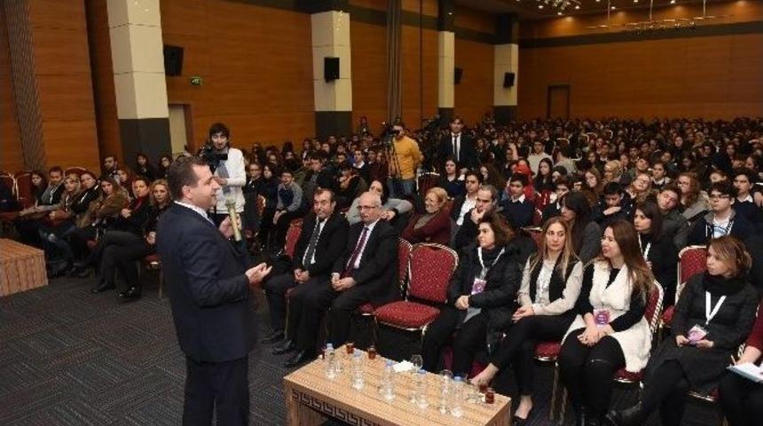 Karesi Belediye Başkanı Y&uuml;cel Yılmaz;