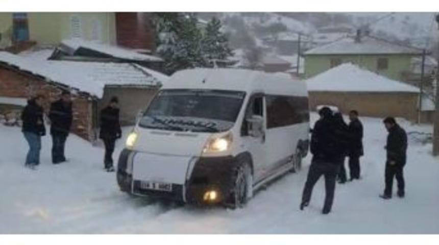 Yolda Kalan Öğretmenlere Zor Anlar Yaşattı