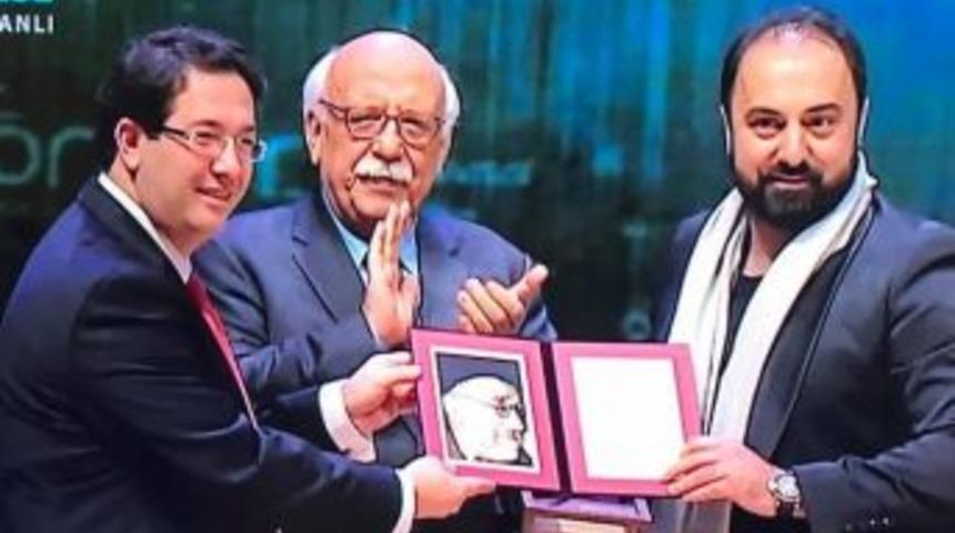 ‘somuncu Baba Aşkın Sırrı’na Yılın En İyi Sinema Filmi Ödülü