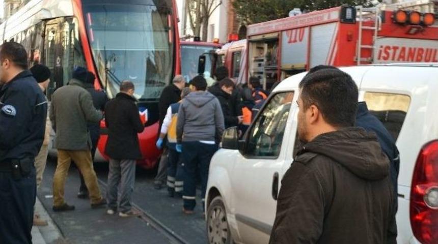 Tramvayın &Ccedil;arptığı Vatandaş Hayatını Kaybetti