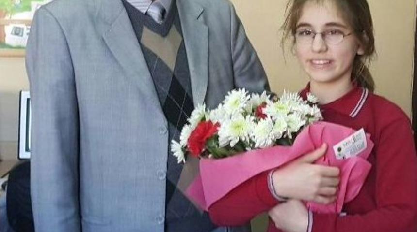 Ortaokul Öğrencisinden Duygulandıran Bağış