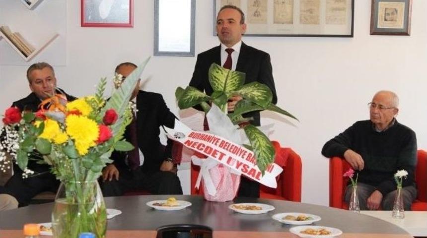 Okulda Yiğit &Ouml;zcan Adına K&uuml;t&uuml;phane Yapıldı