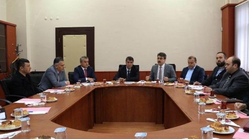 Kb&uuml;&rsquo;de &ldquo;teknoloji Fak&uuml;ltesi Danışma Kurulu Toplantısı&rdquo; Yapıldı