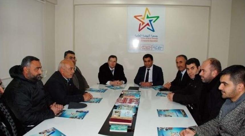 Vali Yardımcısı K&ouml;k&ccedil;&uuml; Suriyeliler İle Bir Araya Geldi