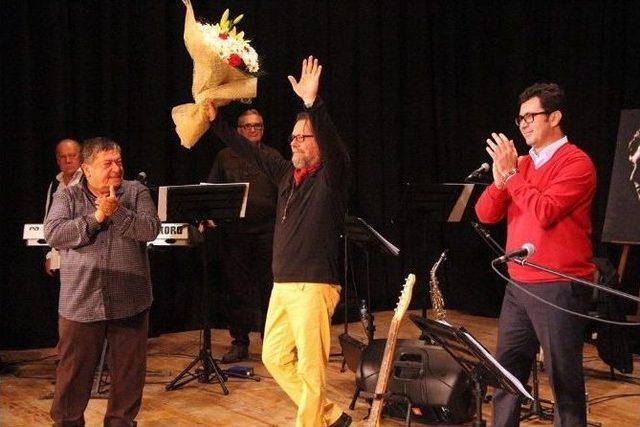 48 Yıl Sonra &rsquo;&ccedil;ılgınlar&rsquo; Grubu Yeniden Sahnede 1