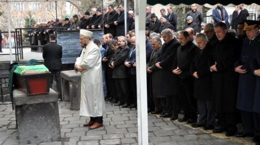 Genelkurmay Başkanı Akar, Dayısının Cenaze T&ouml;renine Katıldı