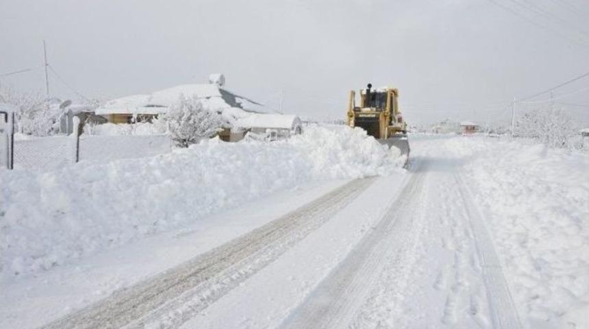 Mersin Orman B&ouml;lge M&uuml;d&uuml;rl&uuml;ğ&uuml;nde Kar Mesaisi