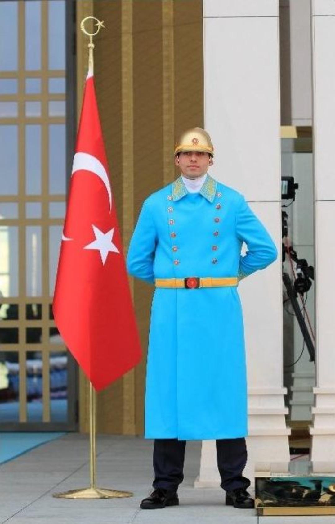 Cumhurbaşkanı Erdoğan Gine Cumhurbaşkanı Conde&rsquo;yi Resmi T&ouml;ren İle Karşıladı