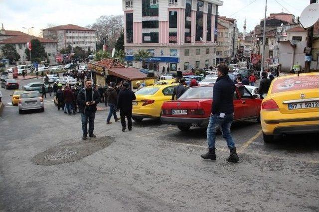 Taksicilerin Otopark Kavgası Böyle Görüntülendi