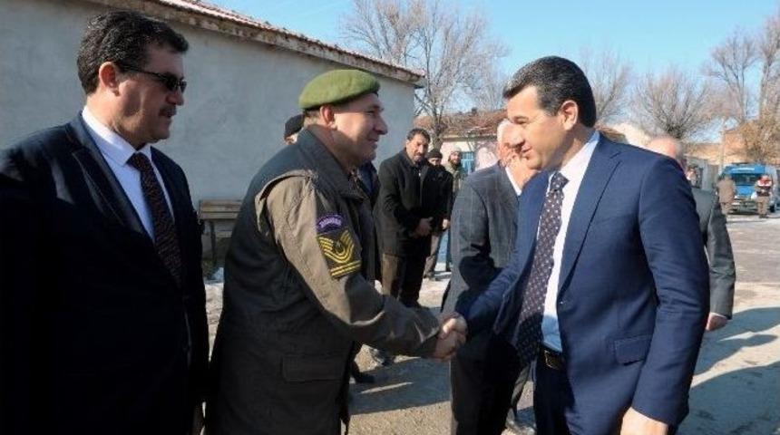 Vali &Ccedil;elik, İsmetpaşa Mahallesi Sakinleriyle Bir Araya Geldi