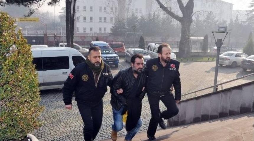 Ter&ouml;r &Ouml;rg&uuml;t&uuml; Propagandası Yapan 3 Kişi Tutuklandı