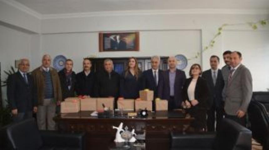 Petkim Okullara 300 Kitap Dağıttı