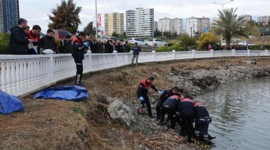 Nehirden &Ccedil;ıkarılan Cesedi G&ouml;r&uuml;nt&uuml;leme Yarışına Girdiler
