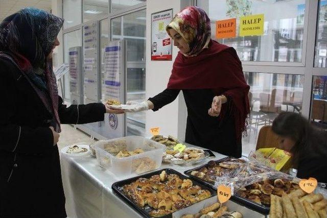 Adıyaman Kyk Öğrencileri Halep İçin Kermes Düzenledi