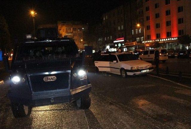 Adıyaman Valiliği Önünde Şüpheli Otomobil Alarmı