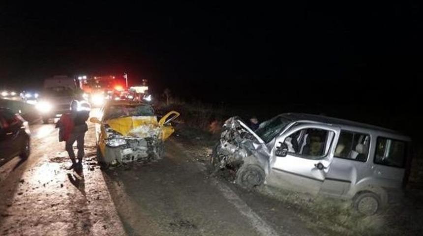 Tekirdağ'da Iki Ara&ccedil; &Ccedil;arpıştı: 7 Yaralı