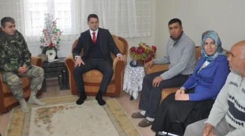 Kırıkkale Valisi'nden Yaralı Askerlere Ge&ccedil;miş Olsun Ziyareti